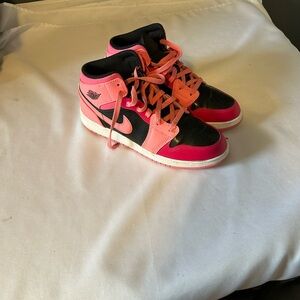 Nike Kids/Women’s High-Top Sneakers - Black and Pink